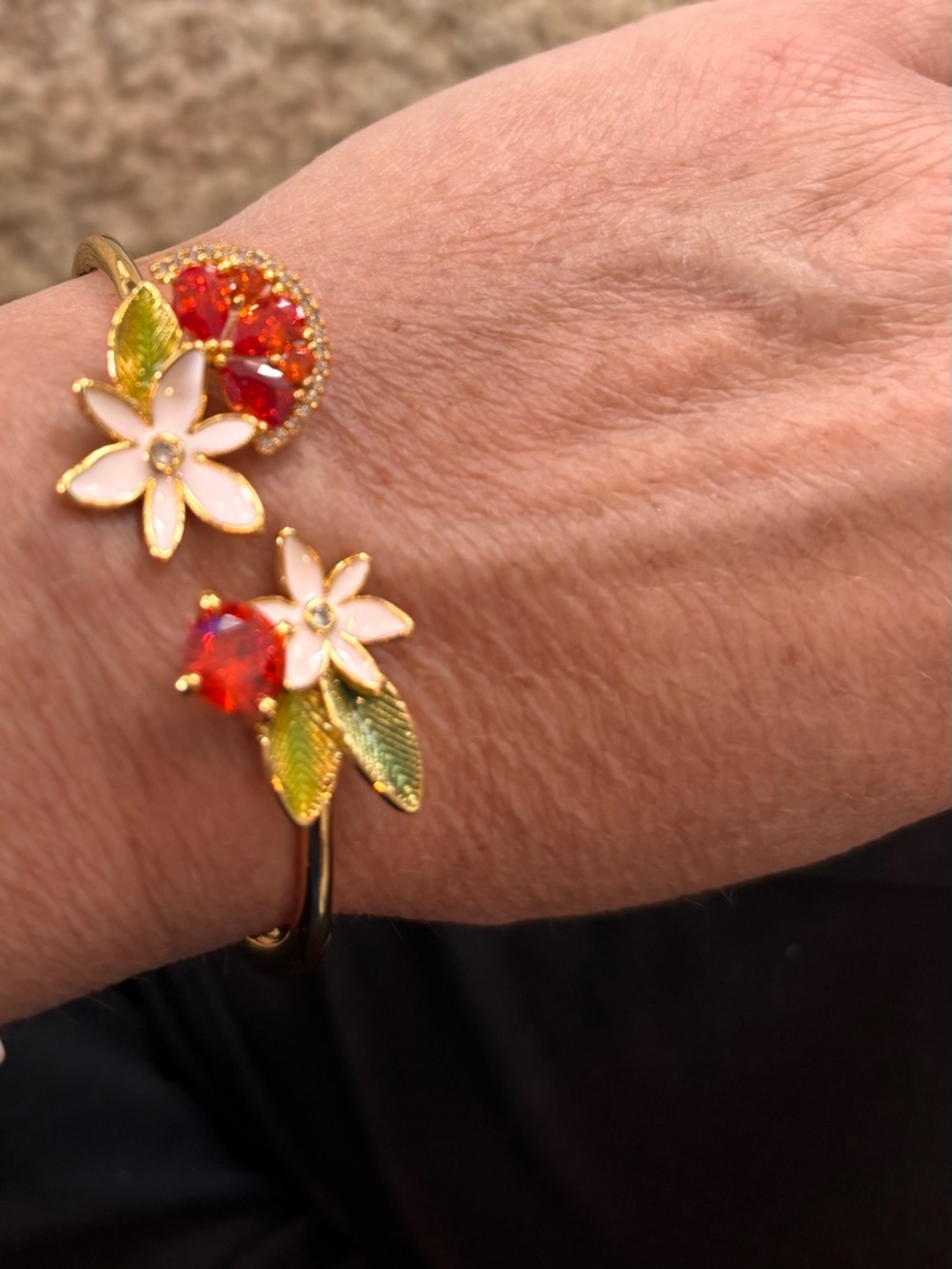 Kate Spade sweet citrus hinged cuff adorable NEW - Picture 3 of 4